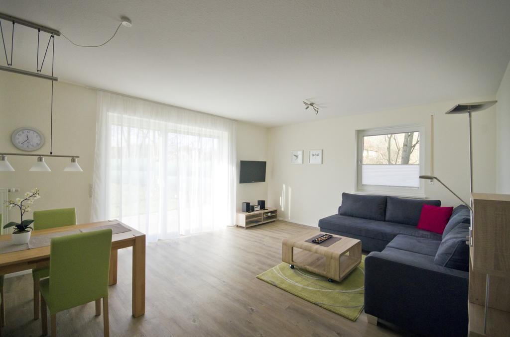 Appartements Am Kurpark Бад-Виндсхайм Номер фото