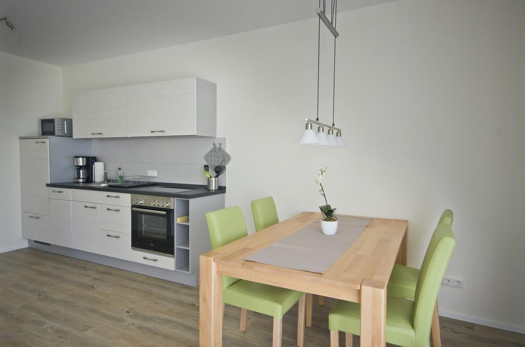 Appartements Am Kurpark Бад-Виндсхайм Номер фото
